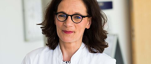 Expertin Dr. Maria-Elisabeth Goebeler spricht in Folge 6 des Podcasts der CCC Allianz WERA über klinische Studien. Bild: Hans Pastyrik