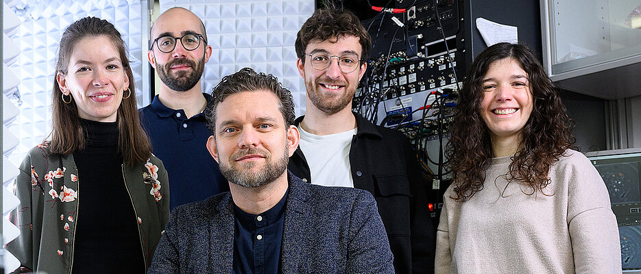 Ein Team des Defense Circuits Lab von Philip Tovote hat am Uniklinikum Würzburg physiologische Reaktionen bei Angst untersucht.