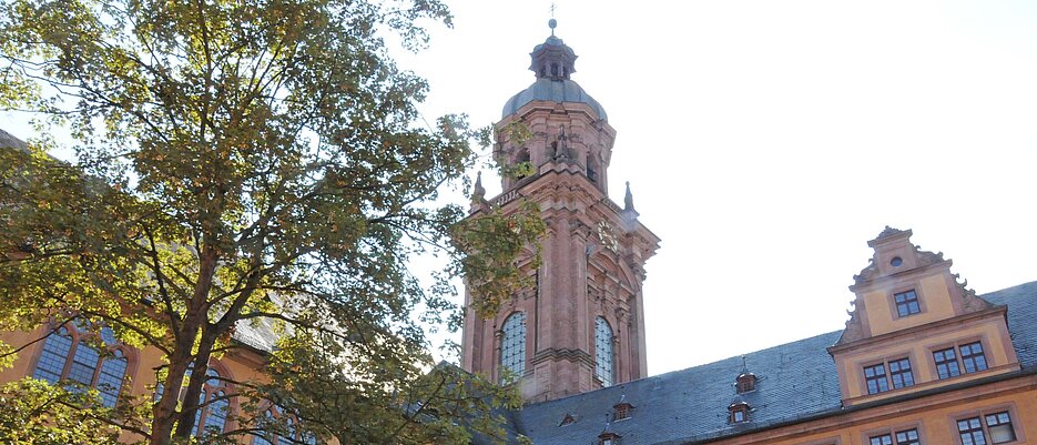 In der Neubaukirche findet im Oktober das Forum Arbeitsrecht statt.