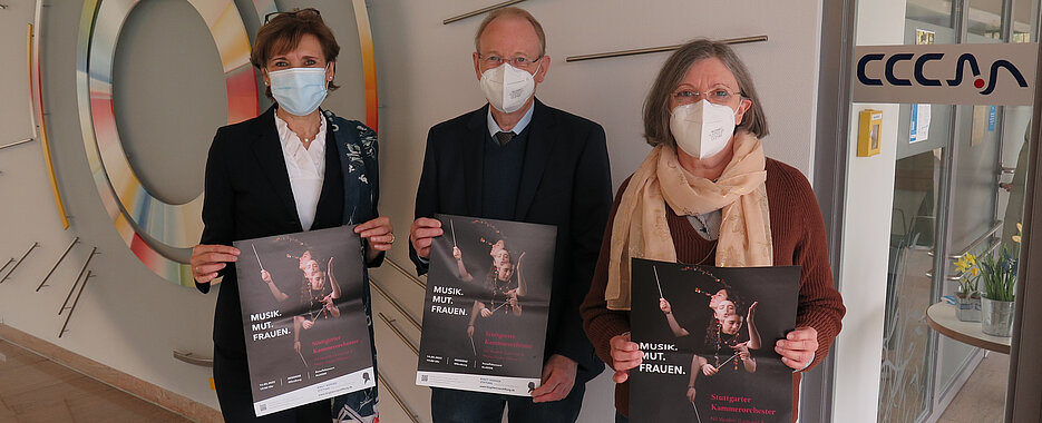 Von links: Elisabeth Jentschke (CCC Mainfranken, Uniklinik Würzburg), Karl-Heinz und Renate Werner (Birgit-Werner-Stiftung) freuen sich auf das Benefizkonzert am 14. Mai 2022.