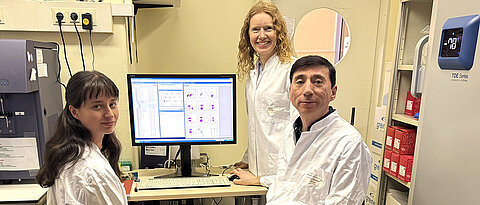 Anna Broderörp (links), Martina Prelog und Giovanni Amanzar führten die Studie mit Forschenden des Uniklinikums Heidelberg durch.