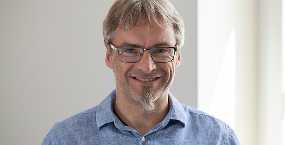 Der Würzburger Professor Jürgen Groll.