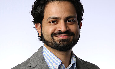 Porträt von Dr. Muhammad Haroon Shaikh.