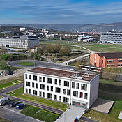 Das DZPP (vorne) auf dem Campus Hubland Nord der Universität.