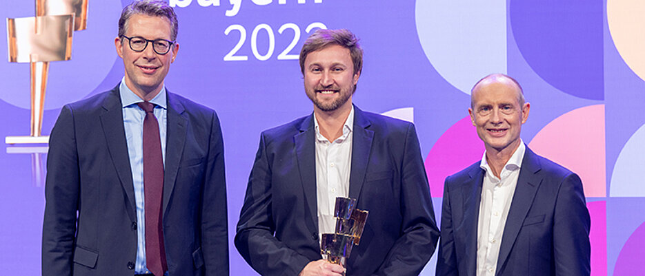 Dr. Matthias Ryma (Mitte) mit Bayerns Kunst- und Wissenschaftsminister Markus Blume (l.) und Bayernwerk-Chef Dr. Egon Leo Westphal.